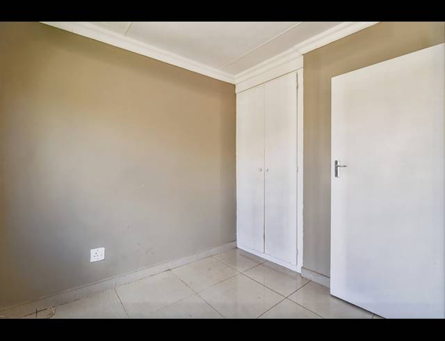 2 BEDROOM TOWNHOUSE FOR SALE IN HALFWAY GARDENS